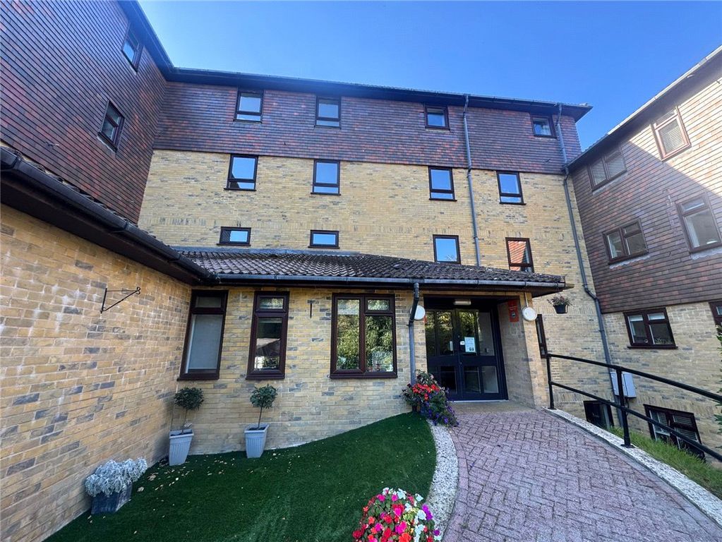 Property photo 2 of 9 Picture No. 10