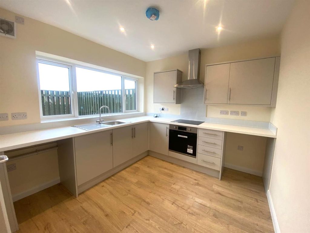 Property photo 2 of 18 Kitchen (1).Jpg