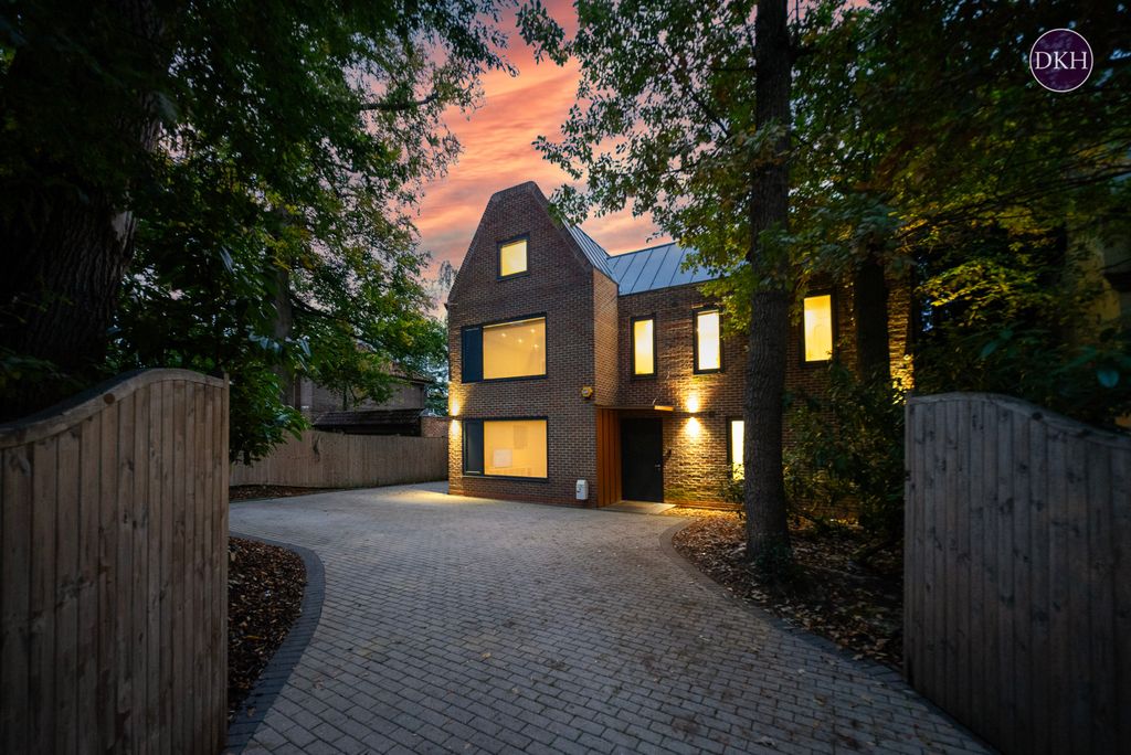 Property photo 1 of 27 Picture No. 34