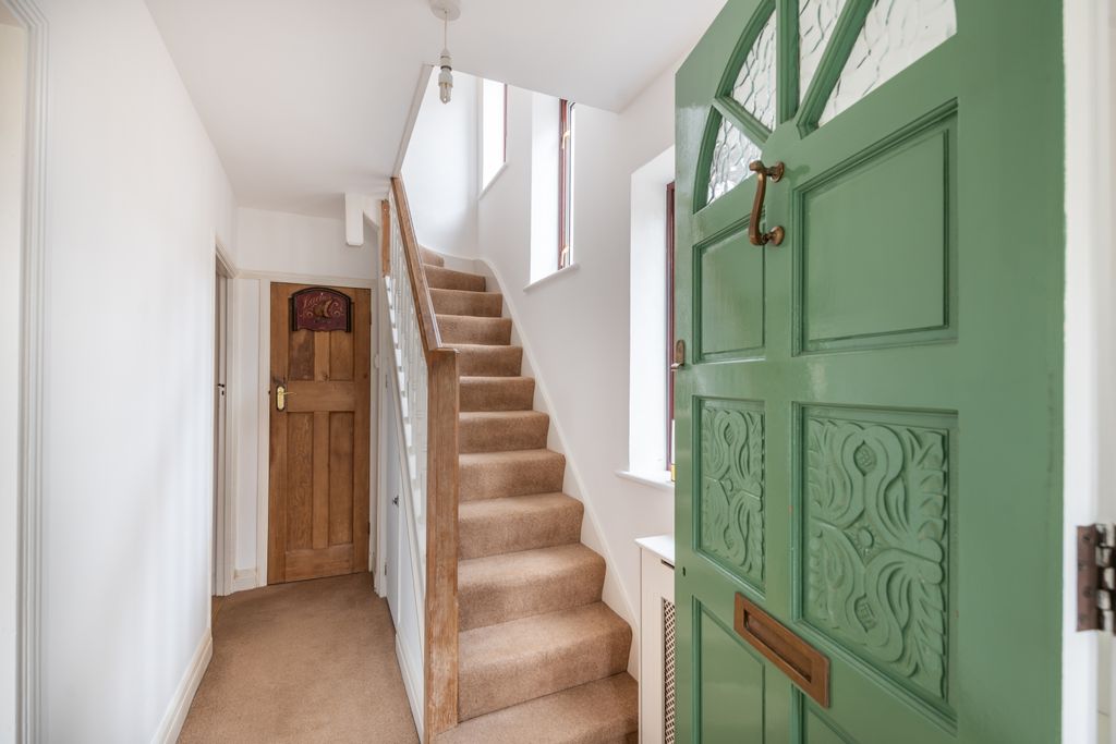 Property photo 3 of 18 Hallway