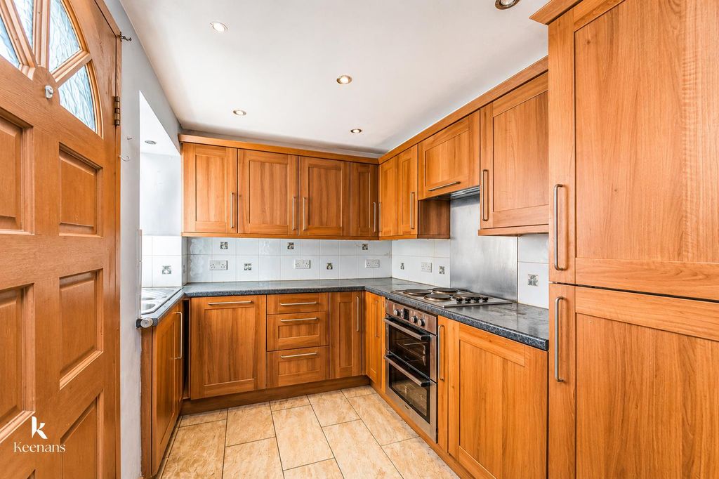Property photo 2 of 14