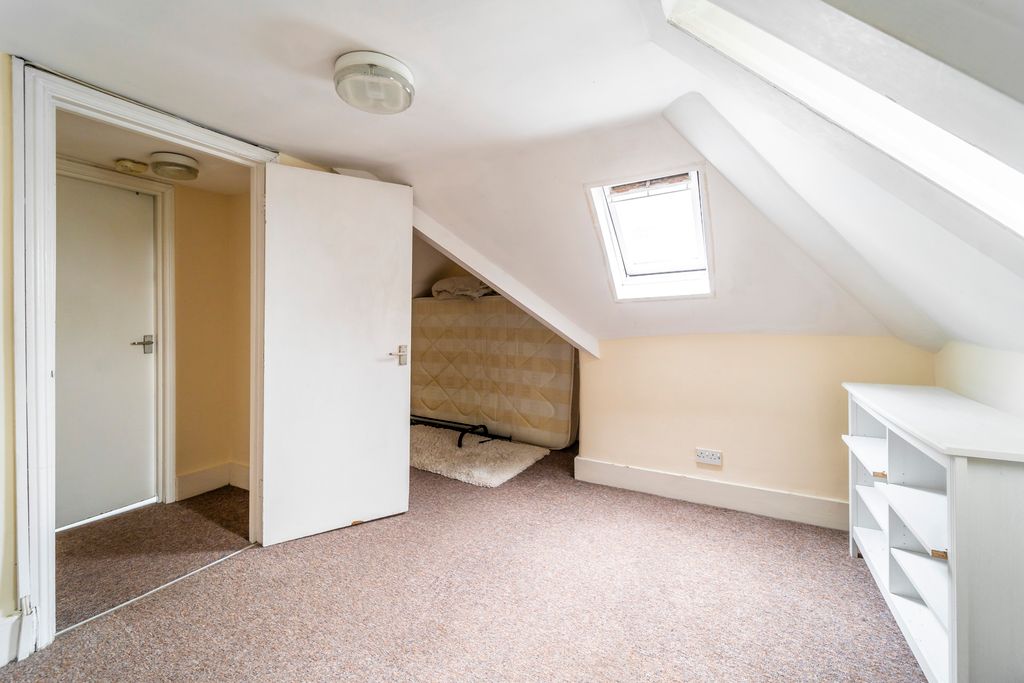 Property photo 3 of 11 Ndb04726