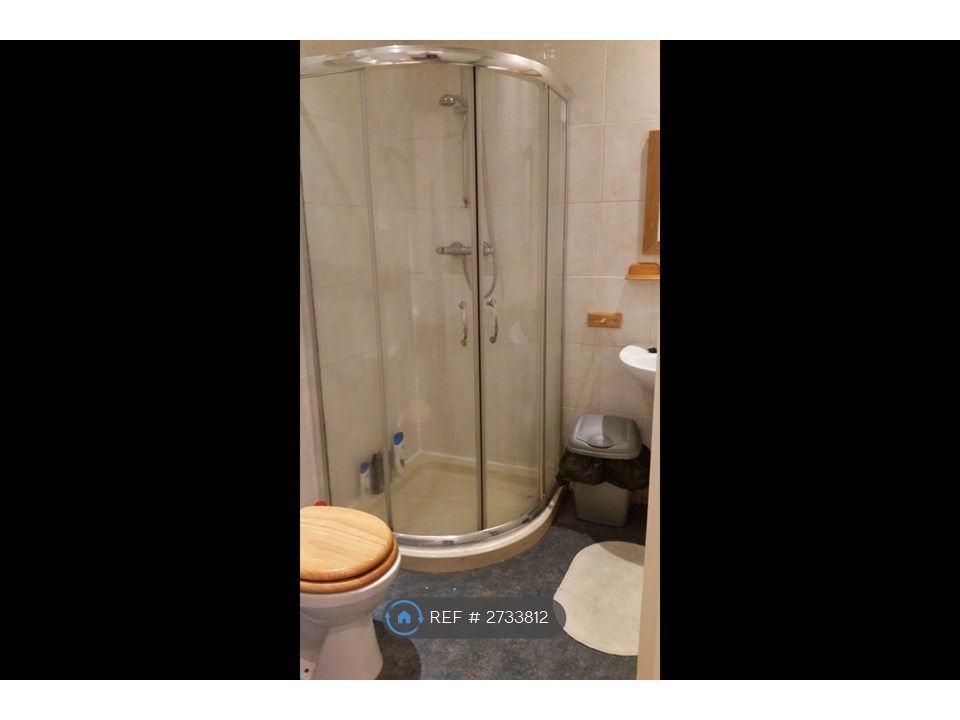 Property photo 3 of 3 House Bathroom