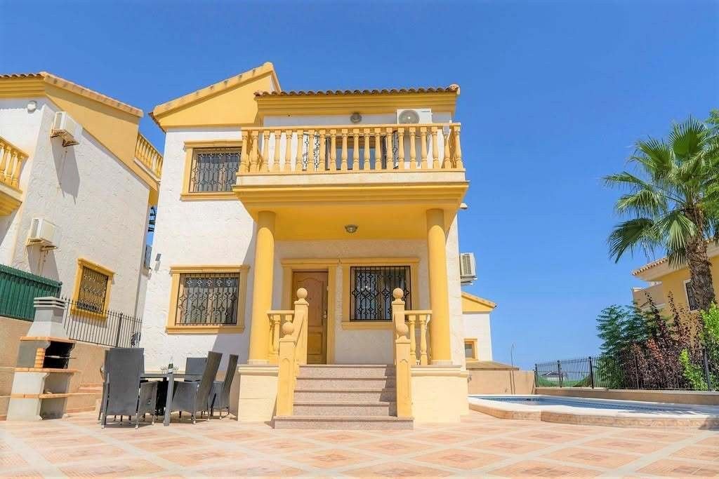 Property photo 1 of 31