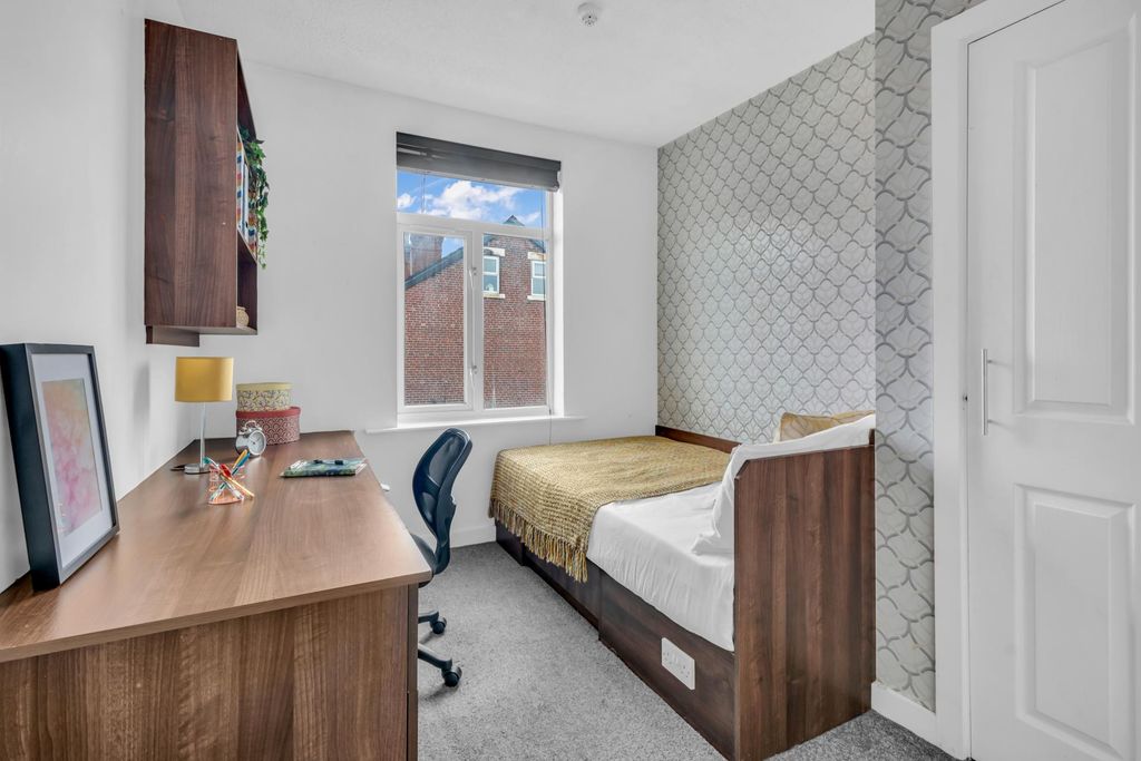 Additional image 8 of 6 bed shared accommodation to rentKnowle Road, Leeds LS4