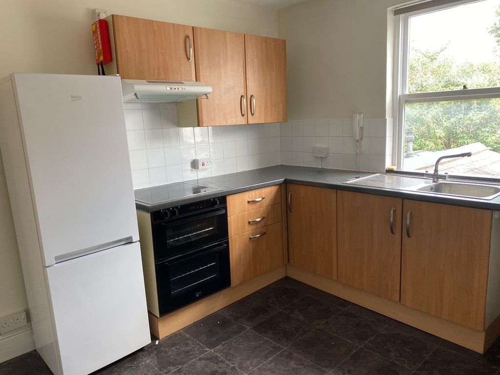 Property photo 2 of 12 Kitchen
