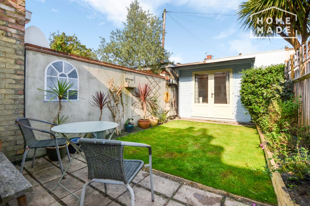 Property photo 2 of 13