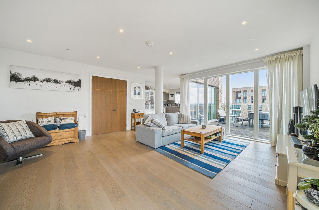 Property photo 1 of 20 19-681cd76B18F18-...