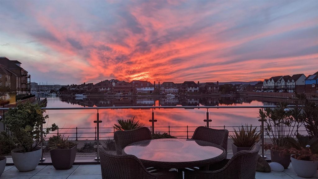 Property photo 2 of 18 Kitchen Terrace Sun Set.Jpg