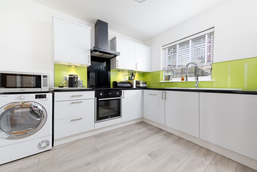 Additional image 9 of 3 bed end terrace house for saleHollybush Lane, Port Glasgow PA14