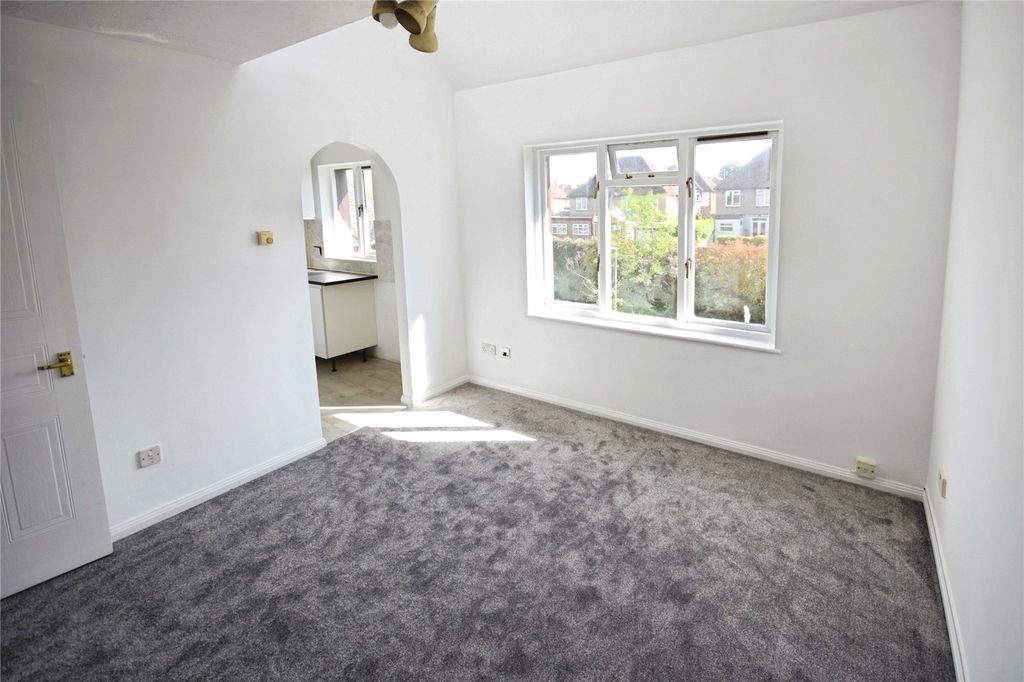 Property photo 3 of 8 Picture No. 25