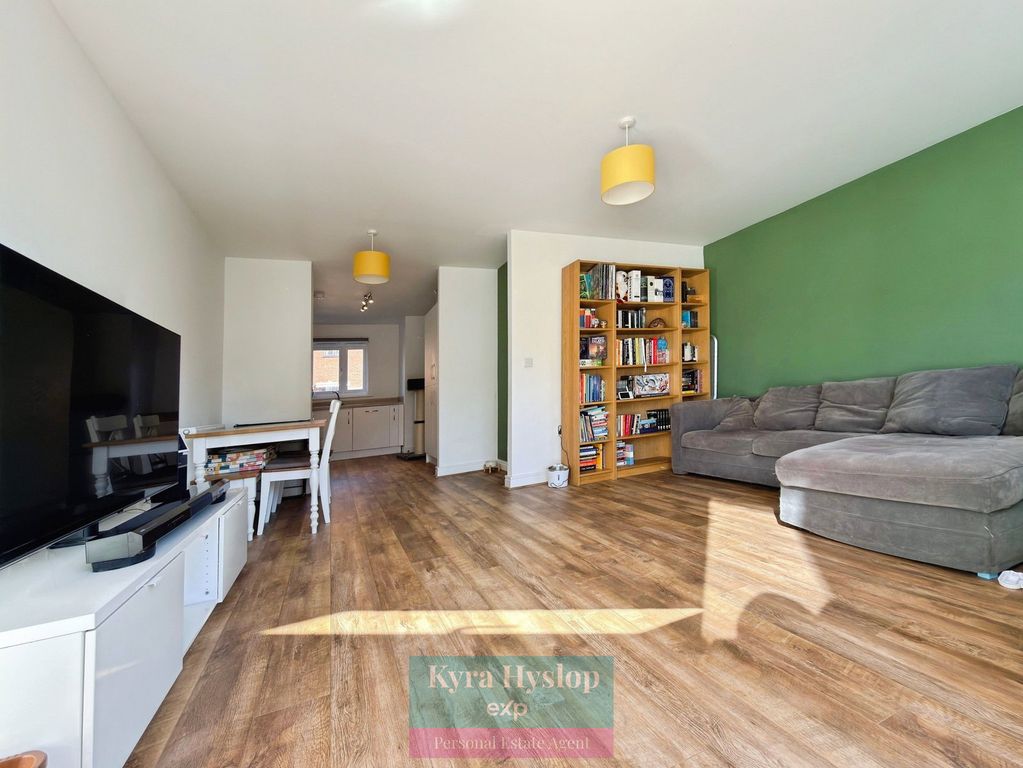 Property photo 3 of 16