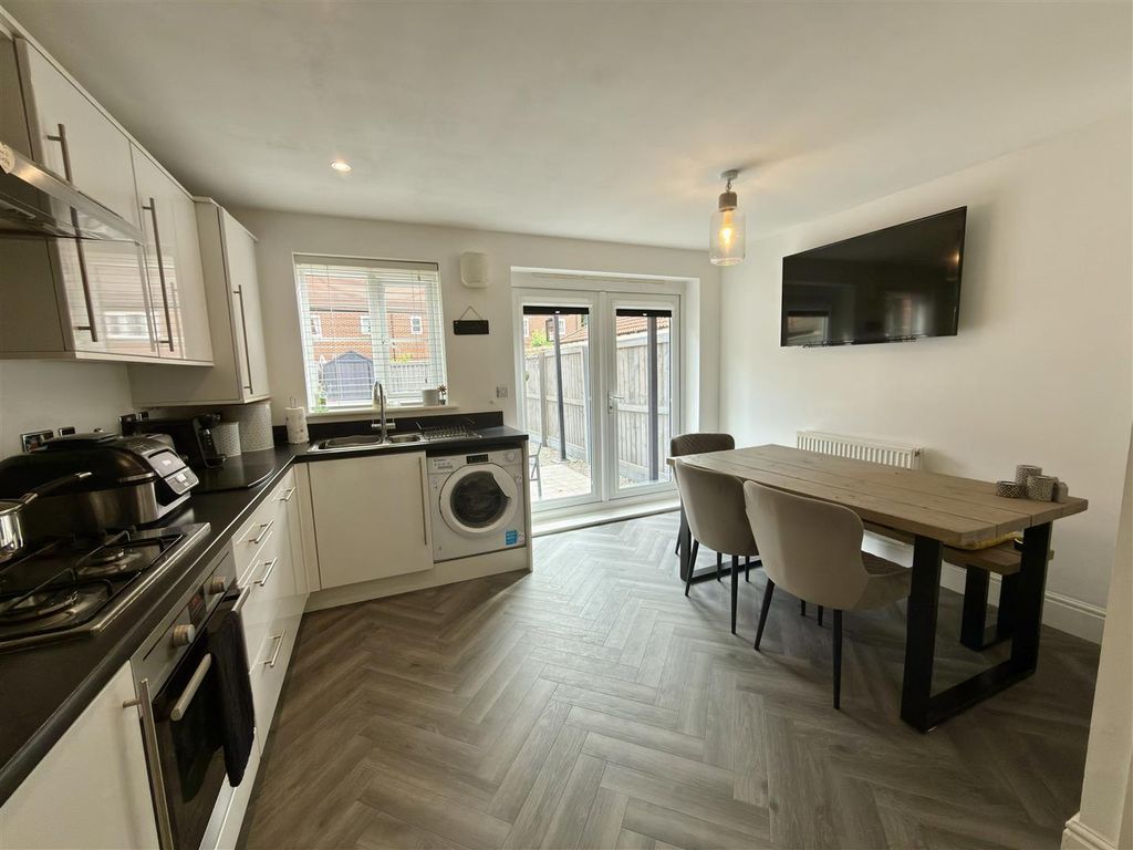 Property photo 3 of 13 Kitchen/Diner