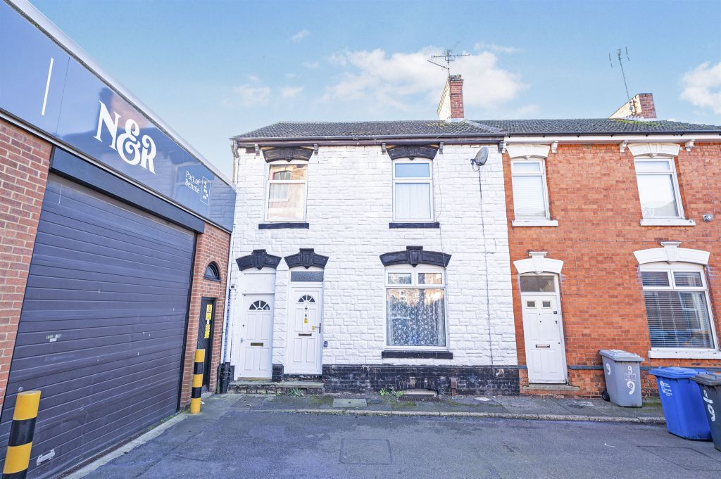 Property photo 2 of 17