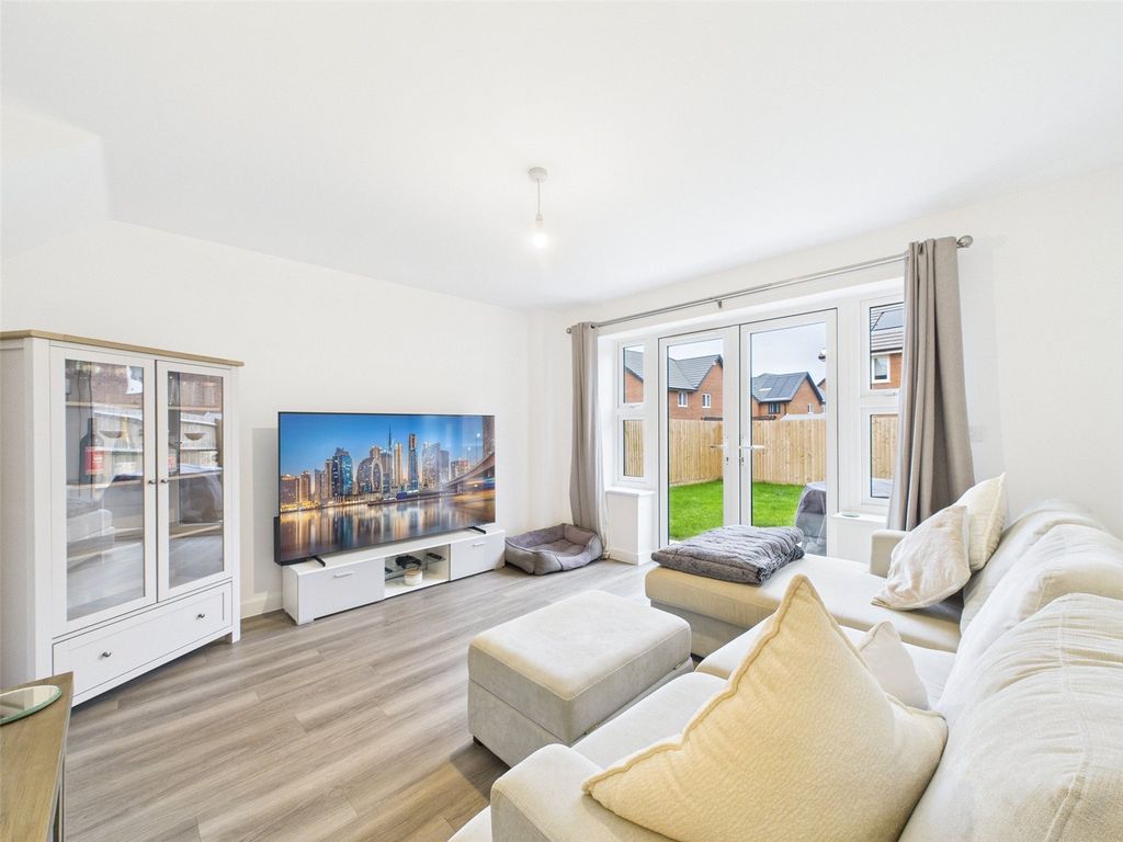 Property photo 2 of 12 Picture No. 20