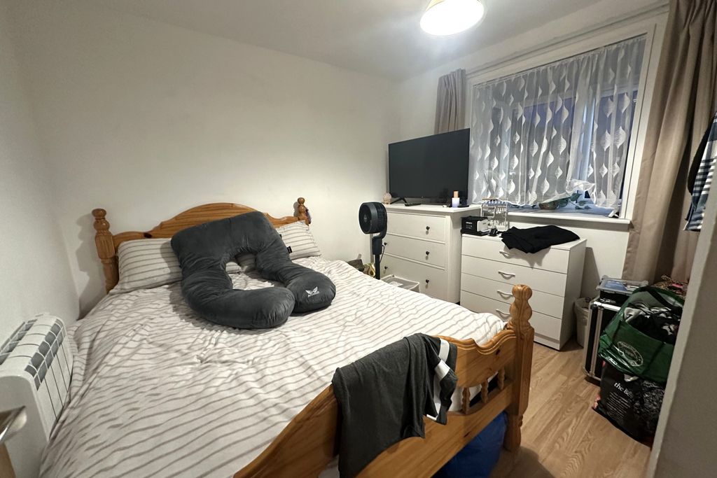 Property photo 3 of 9 Photo 1