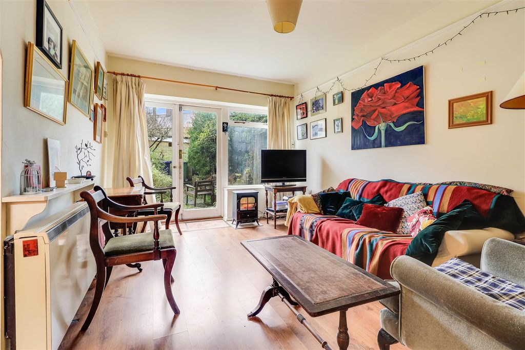 Property photo 2 of 16 Living Room