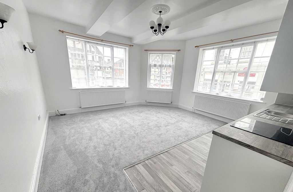 Property photo 3 of 7 Img_1362