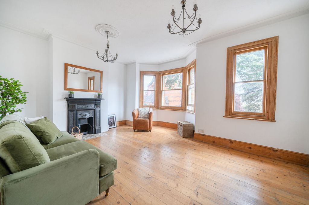 Property photo 2 of 12