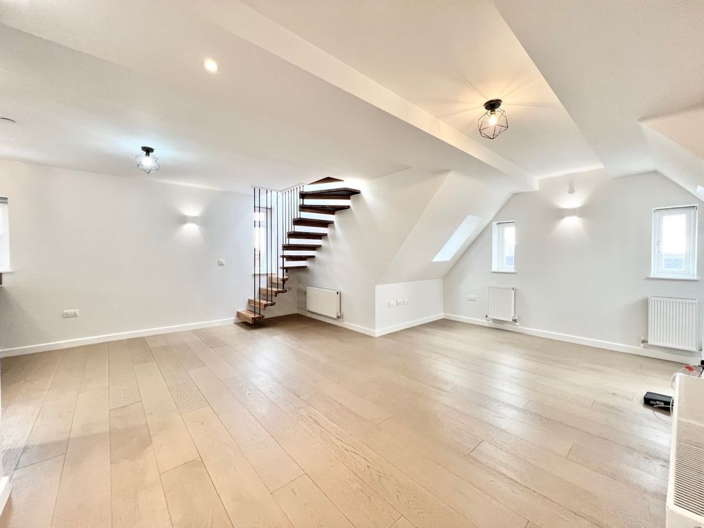 Property photo 2 of 13 Gallery