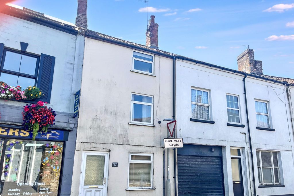 Property photo 2 of 16 10 South Street, Crewkerne, South Somerset, Ta18 8Da