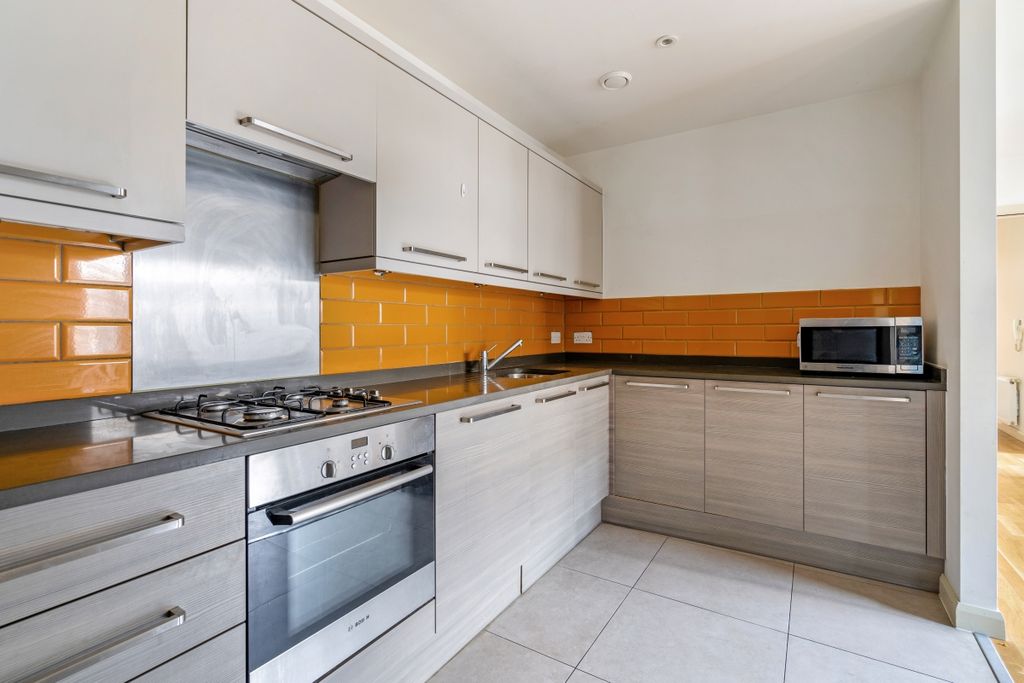 Property photo 3 of 16 78238_Flat 25, Pa...
