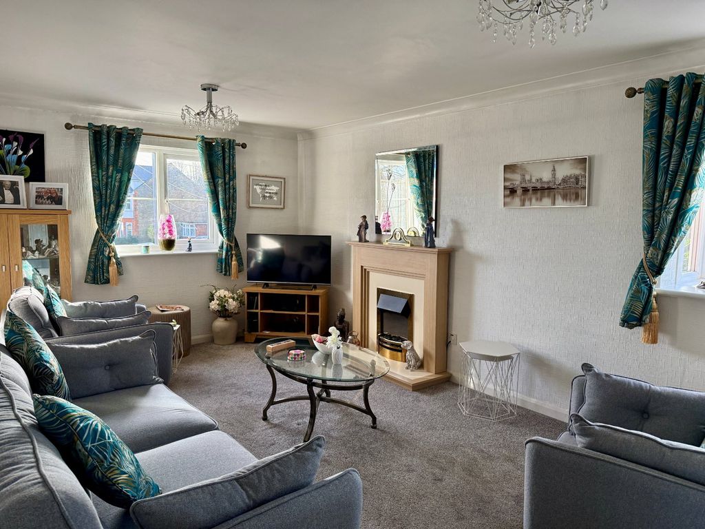 Property photo 2 of 18 Picture No. 23