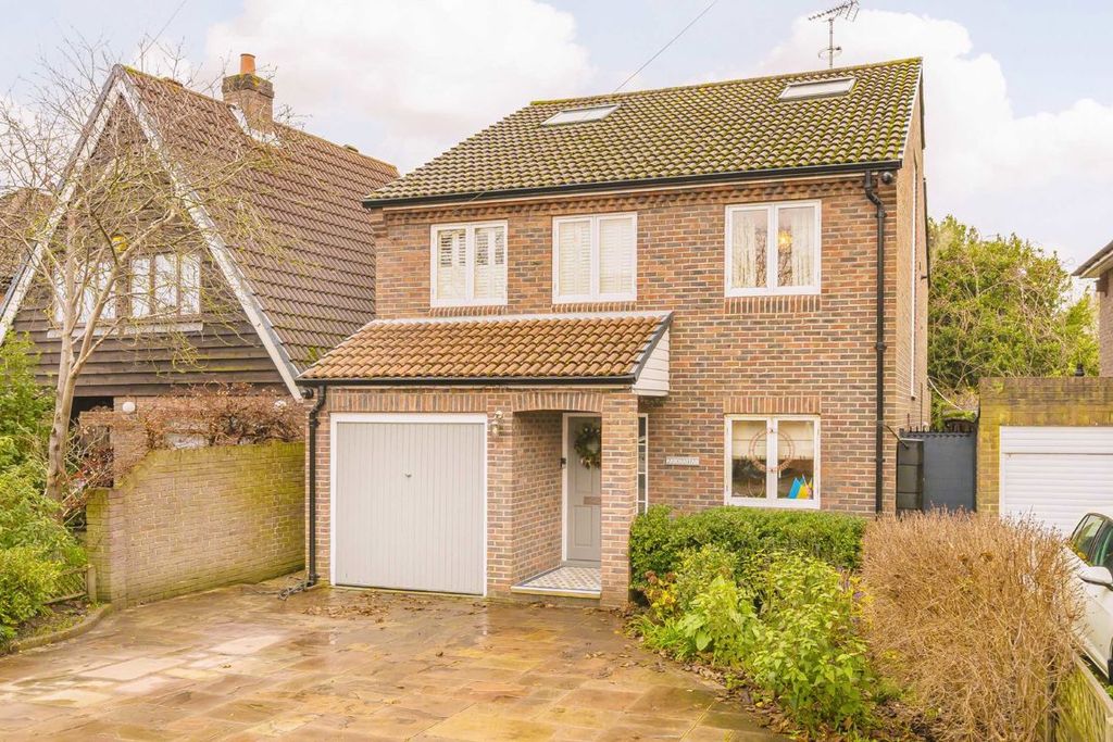 Property photo 1 of 11