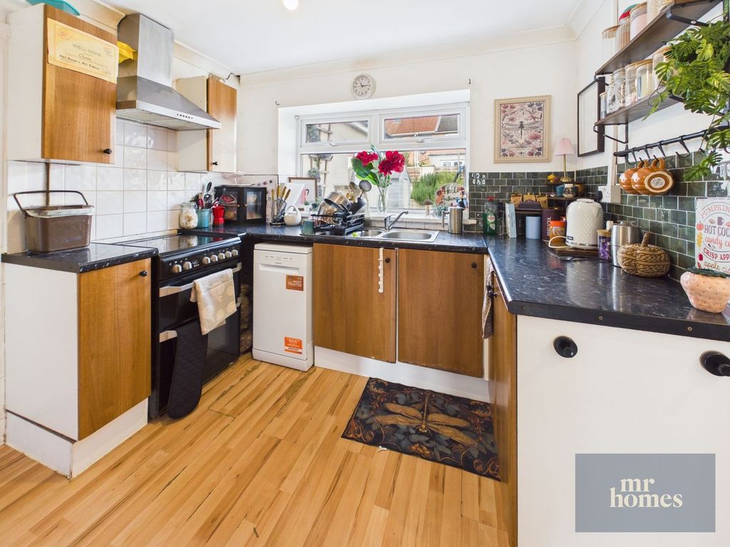 Property photo 2 of 33