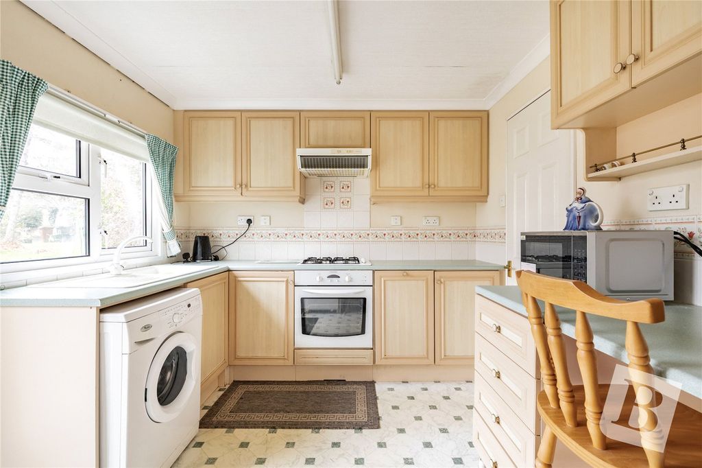 Property photo 2 of 14 Kitchen