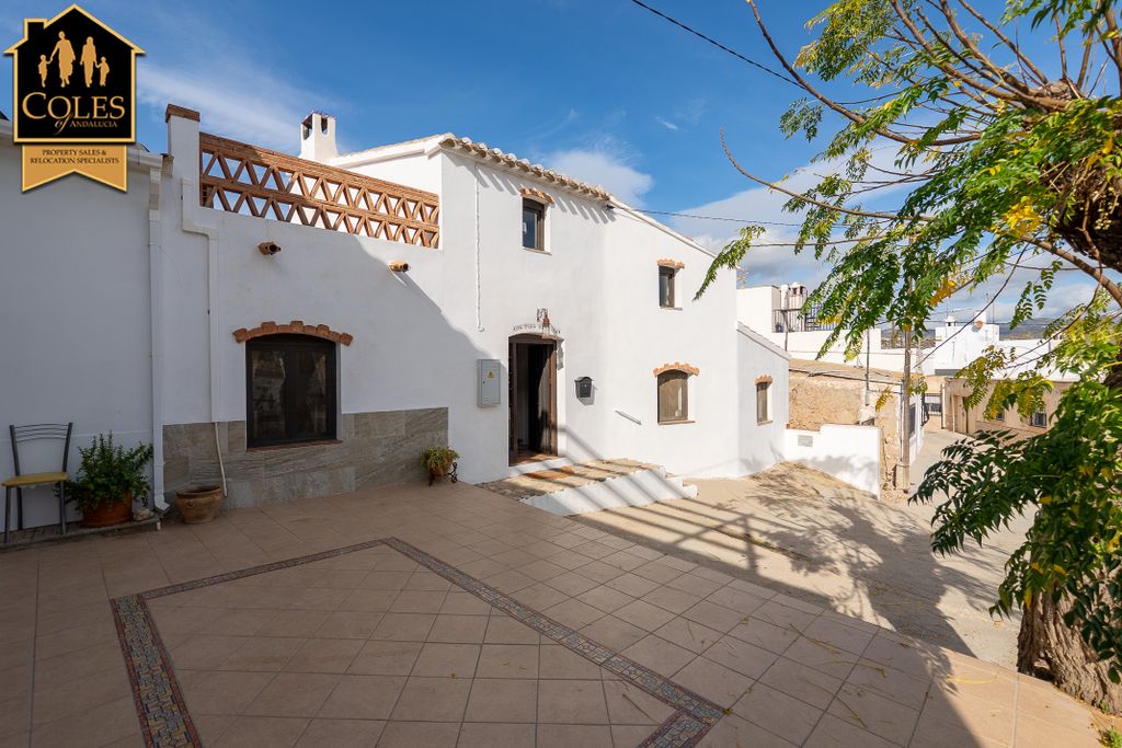 Property photo 2 of 25