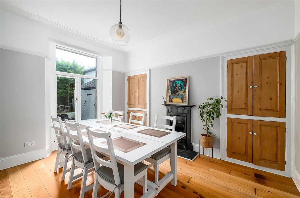 Property photo 3 of 16 Dining Room