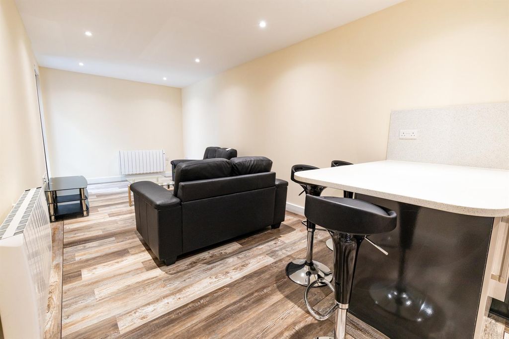 Property photo 2 of 10 Ecco Sheffield Flat 13-3.Jpg