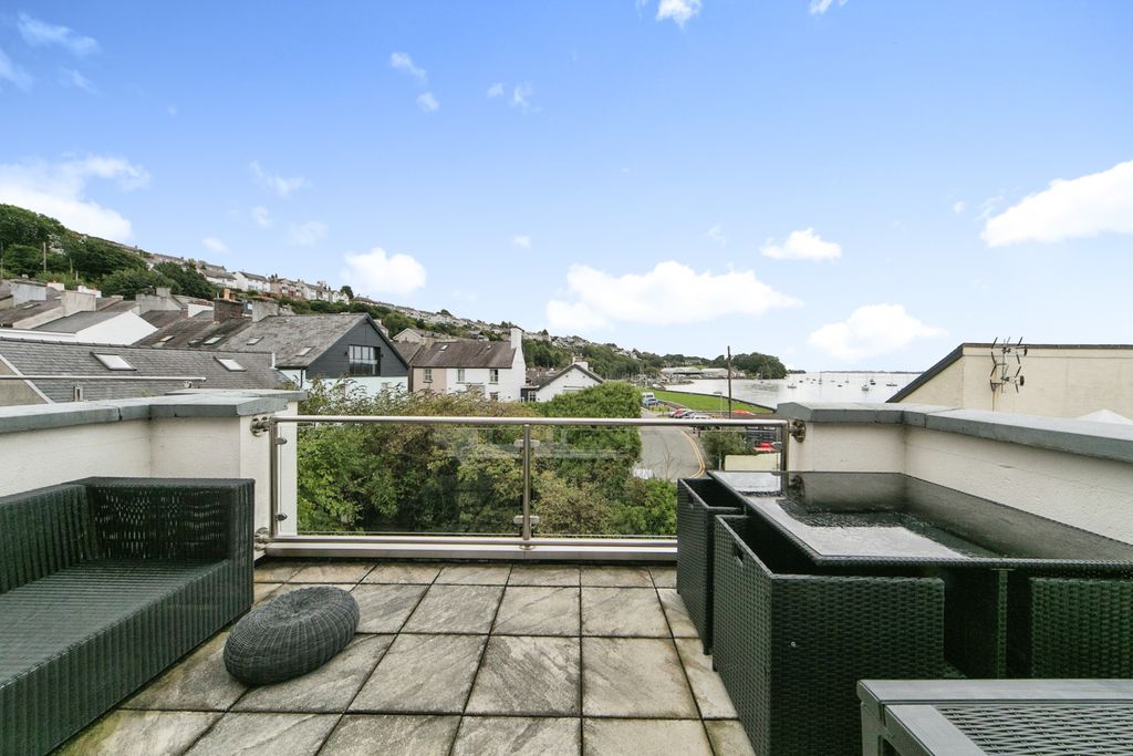 Property photo 1 of 17 Photography