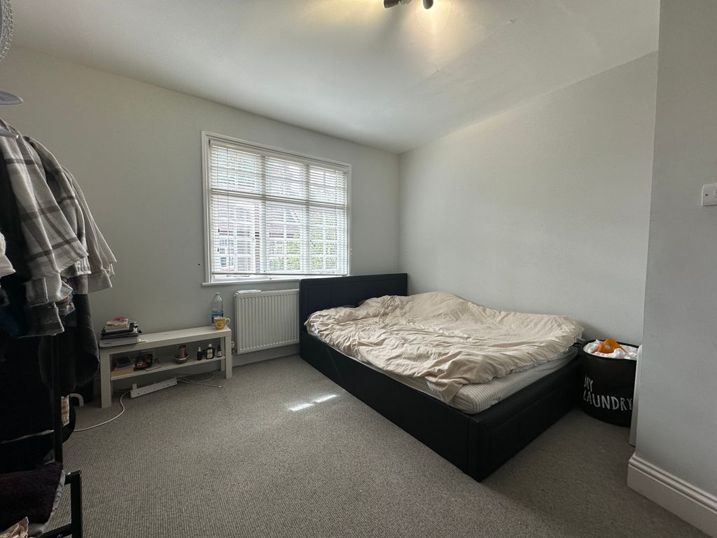 Property photo 3 of 4