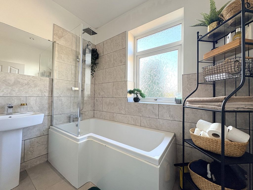 Property photo 3 of 26