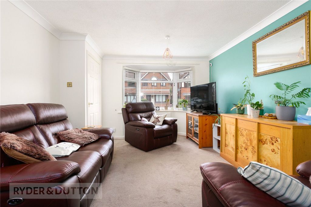 Property photo 3 of 22 Front Lounge