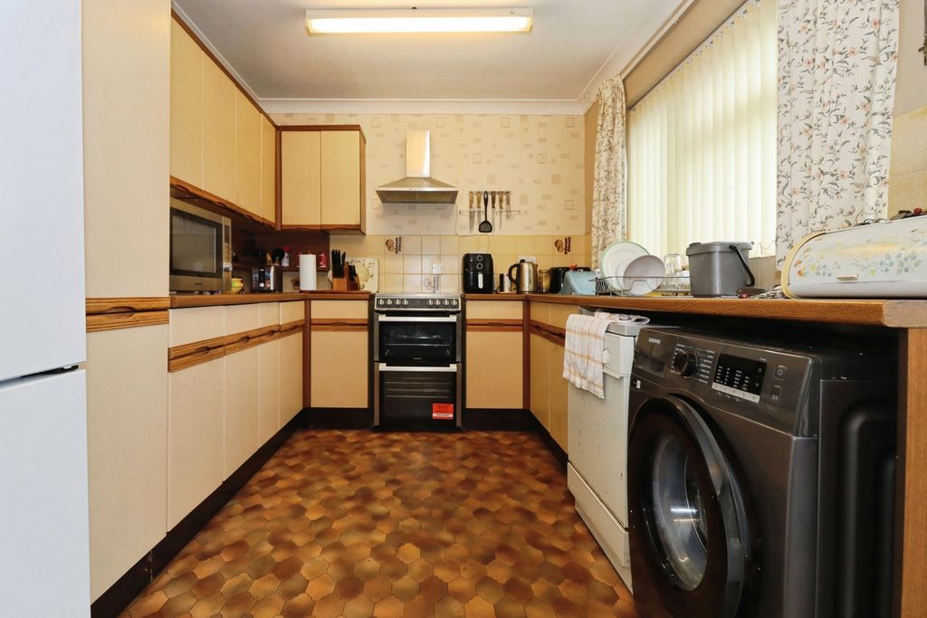 Property photo 2 of 17 Photo