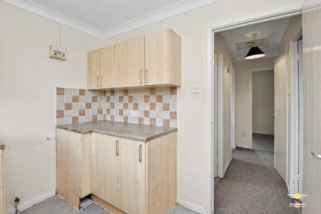 Property photo 3 of 12