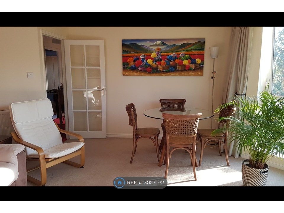 Property photo 1 of 16 Lounge