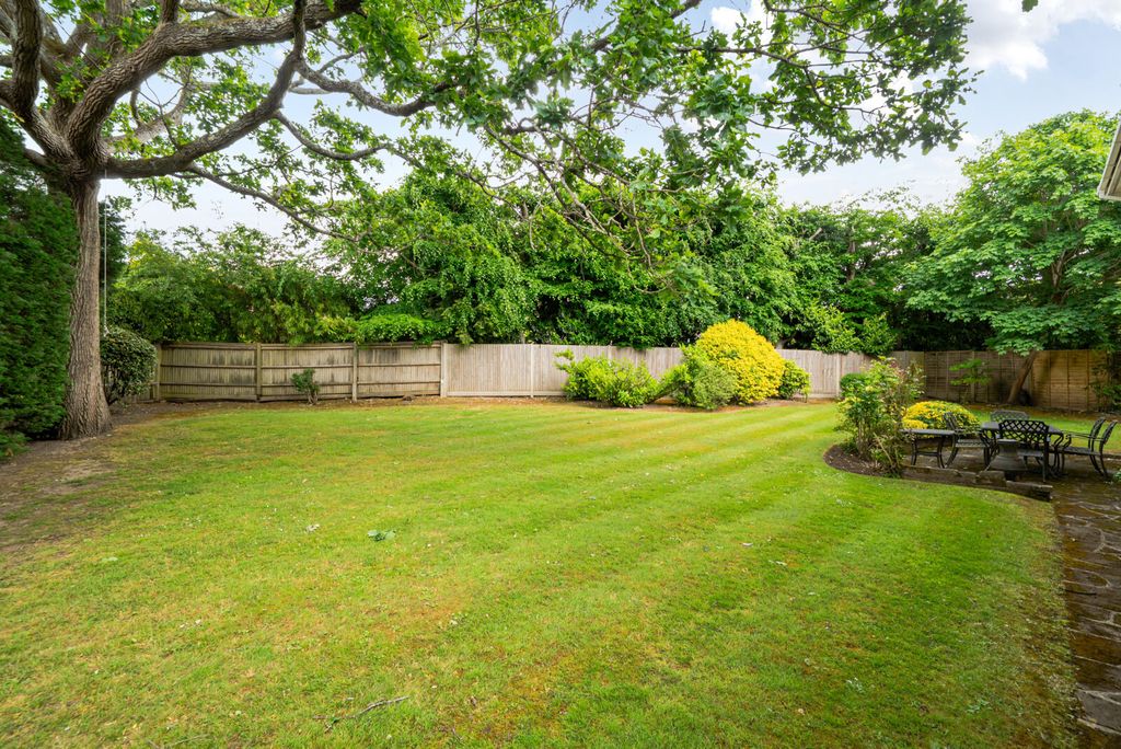 Property photo 3 of 14 Garden