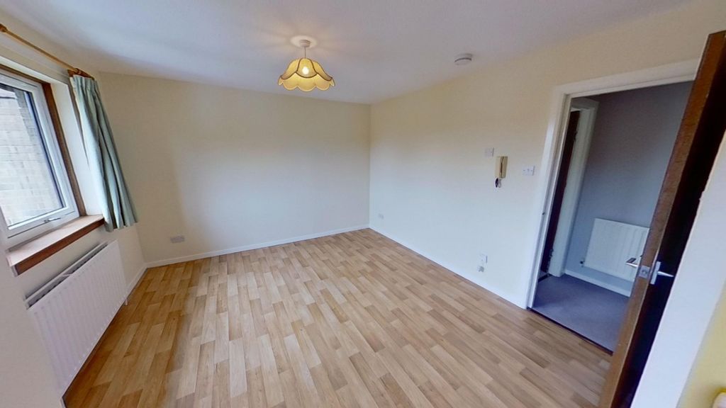 Property photo 3 of 11 Photo 3