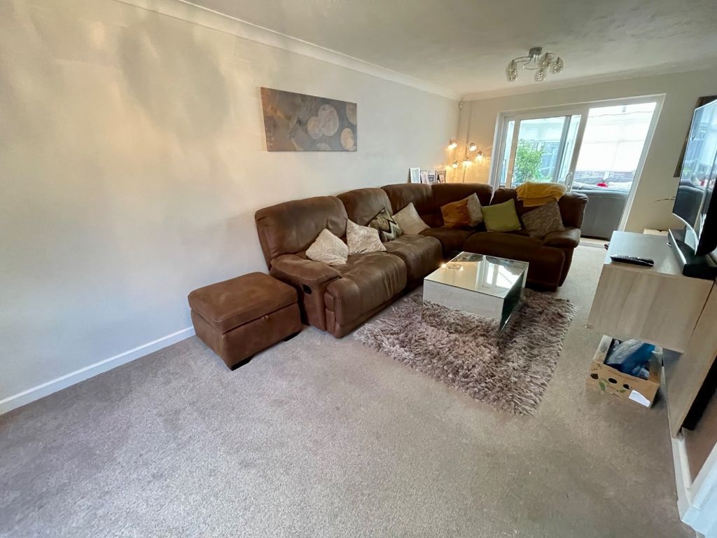 Property photo 3 of 12 4969844