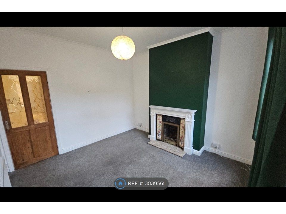 Property photo 2 of 12 Lounge
