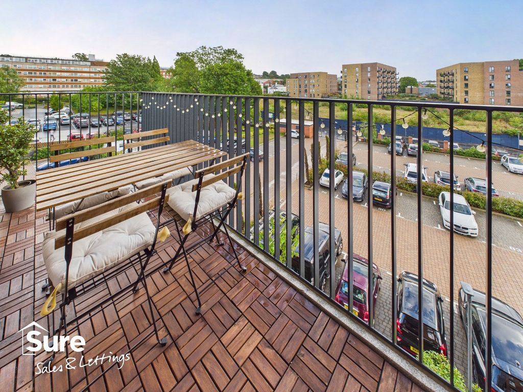 Property photo 3 of 29 4464393