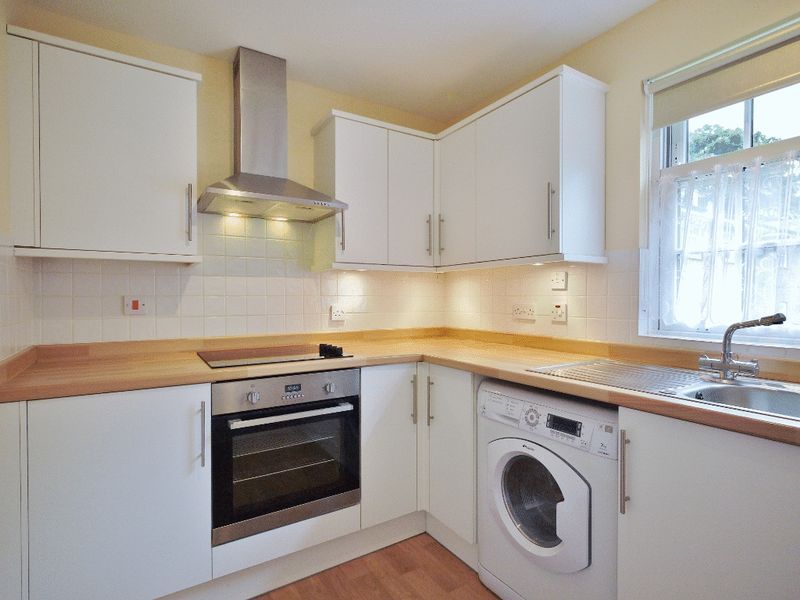 Property photo 2 of 8 Modern Kitchen