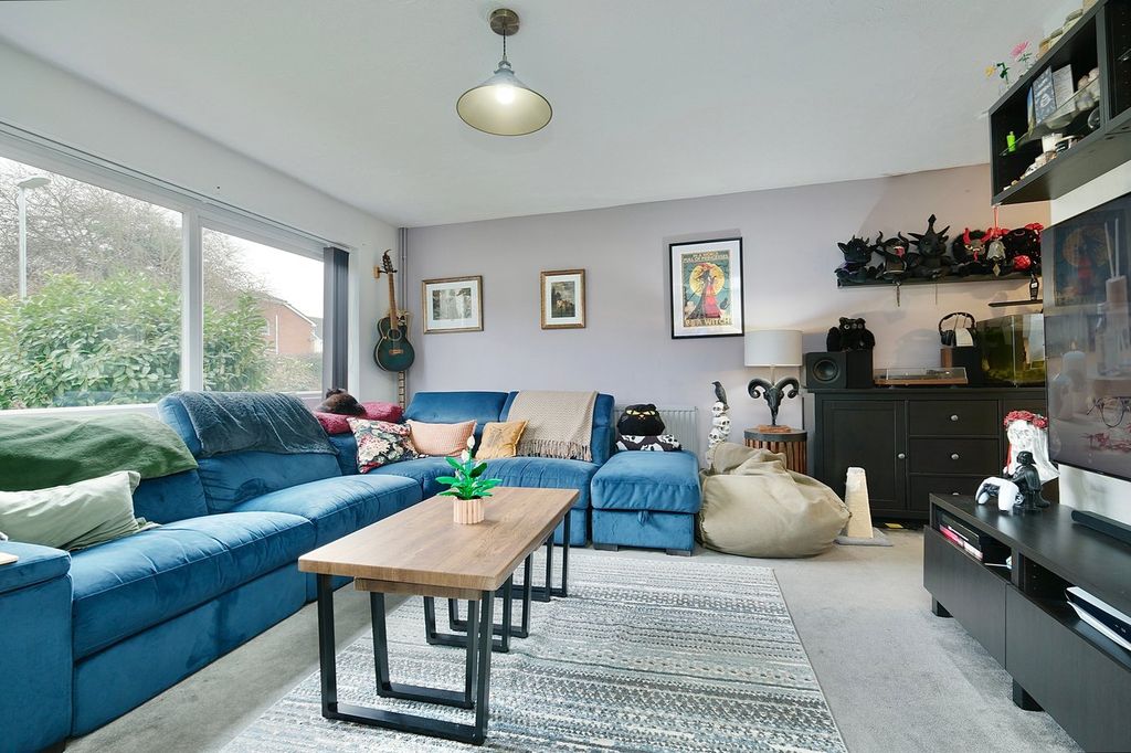 Property photo 2 of 12