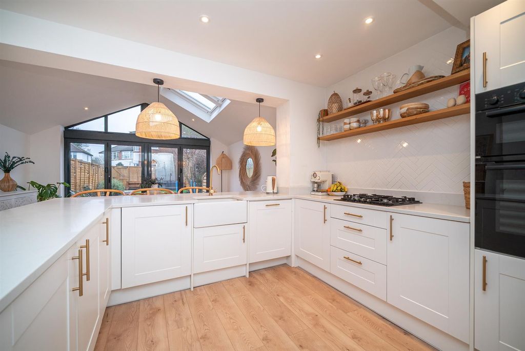 Property photo 3 of 27 Kichen