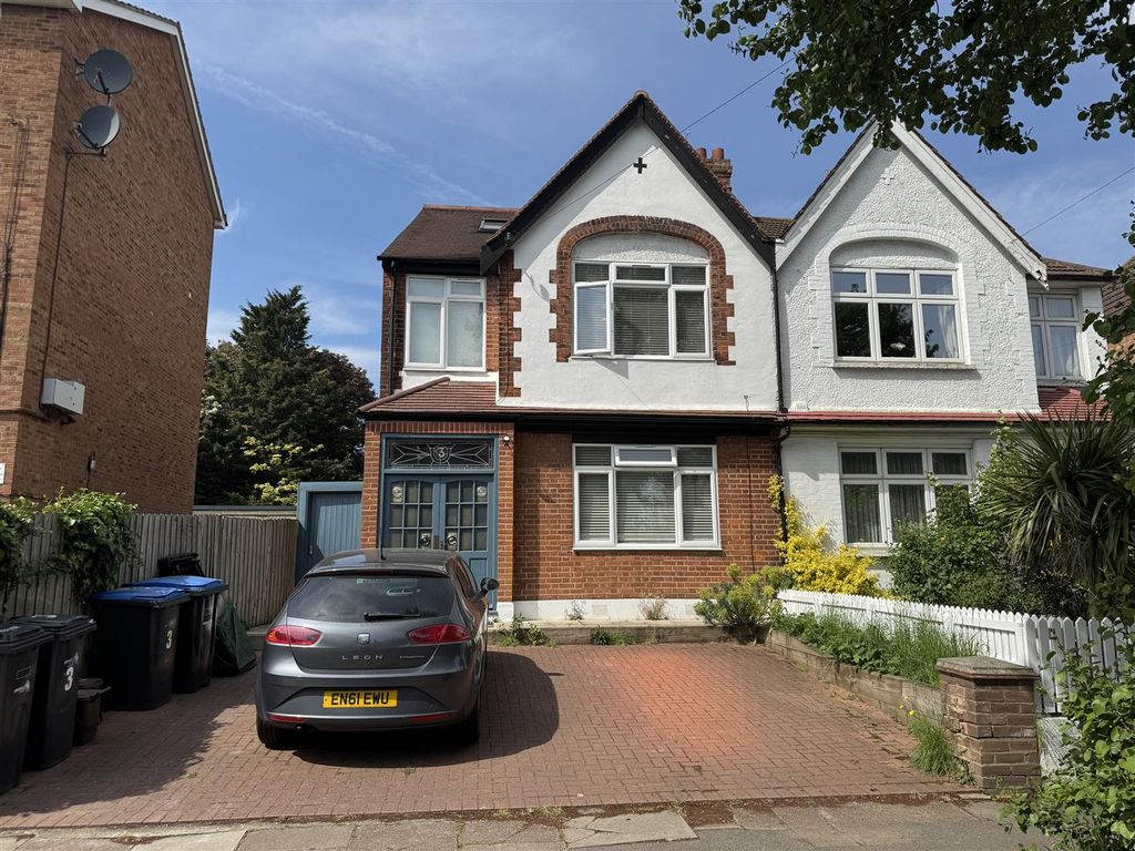 Property photo 1 of 8