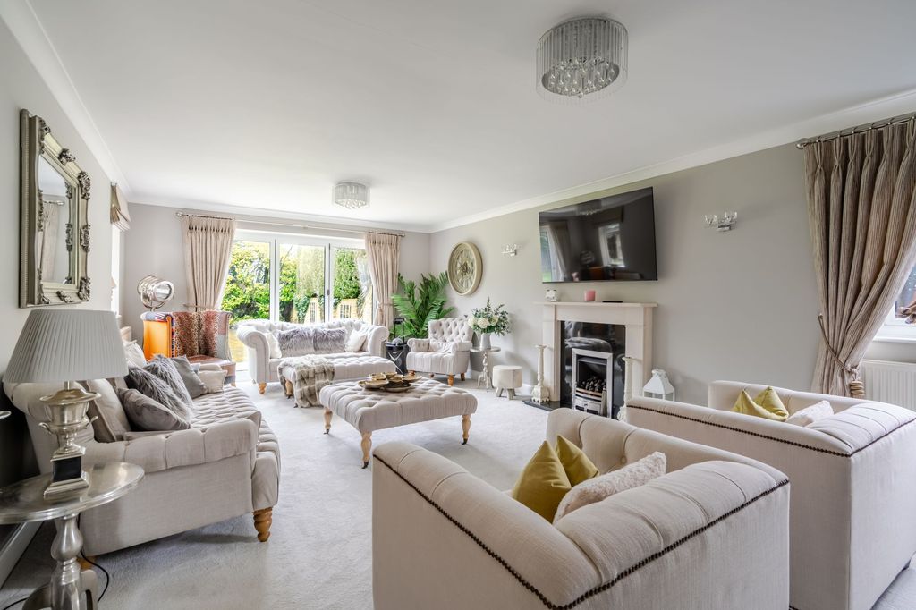 Property photo 2 of 13